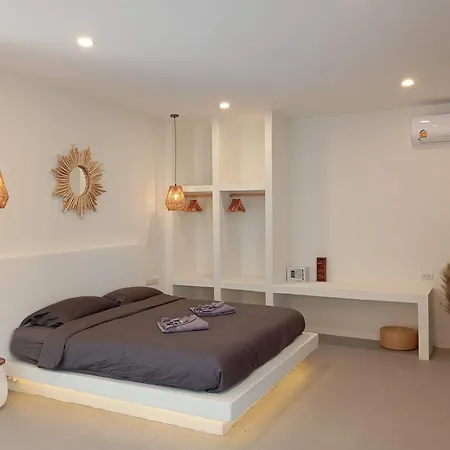 Crocus Garden Villa
